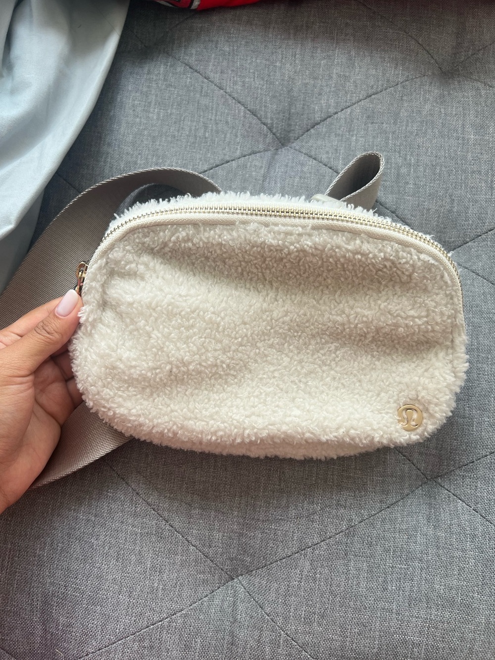 lululemon athletica everywhere white fleece belt bag